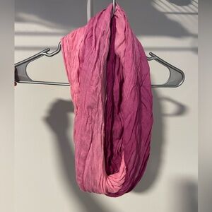 🧡5/$25🧡Pink Ombre Scarf